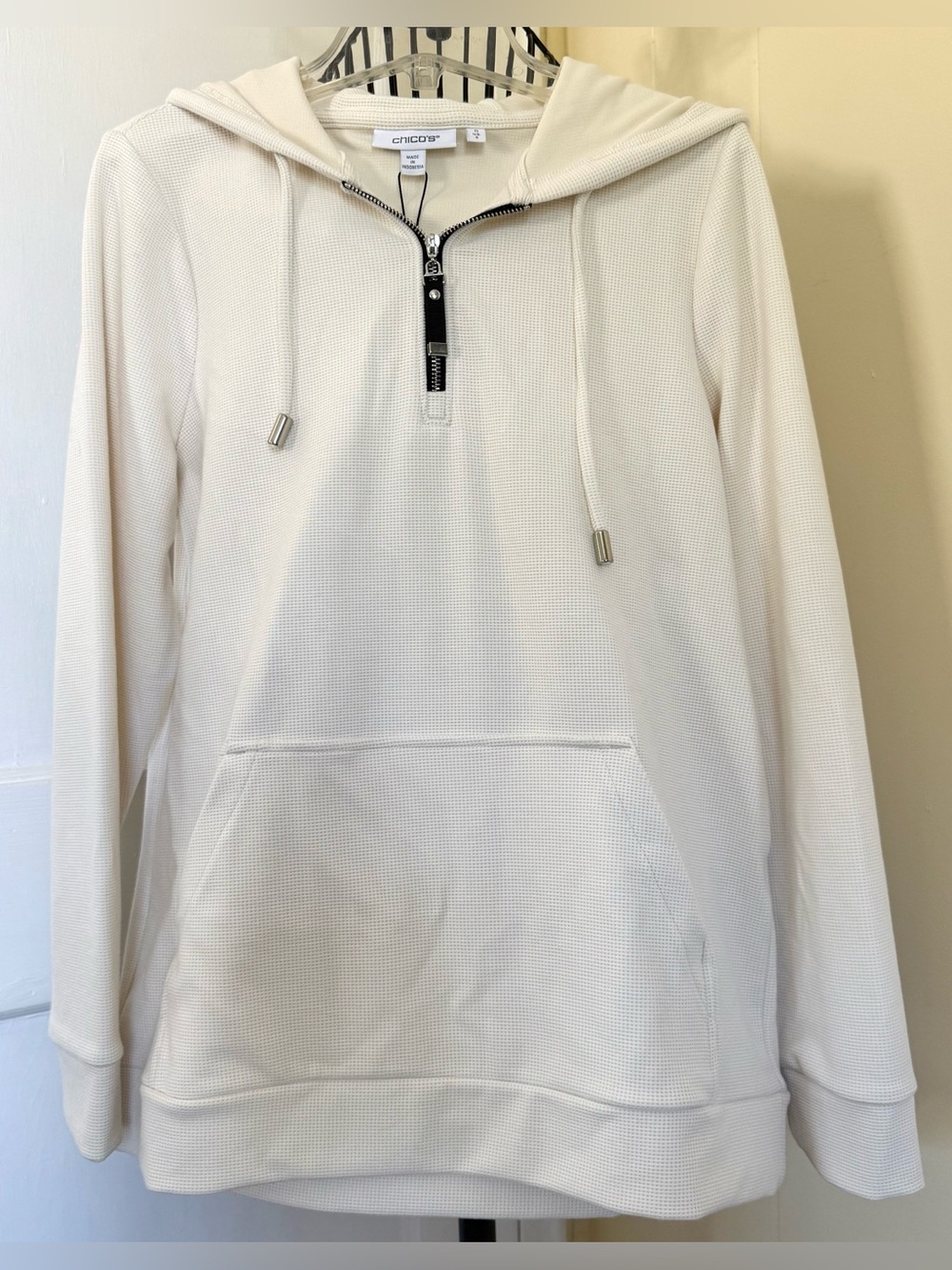 CHICOS Zenergy Soft Waffle Hooded Pullover Sweatshirt | Size Small NWT - Picture 4 of 7